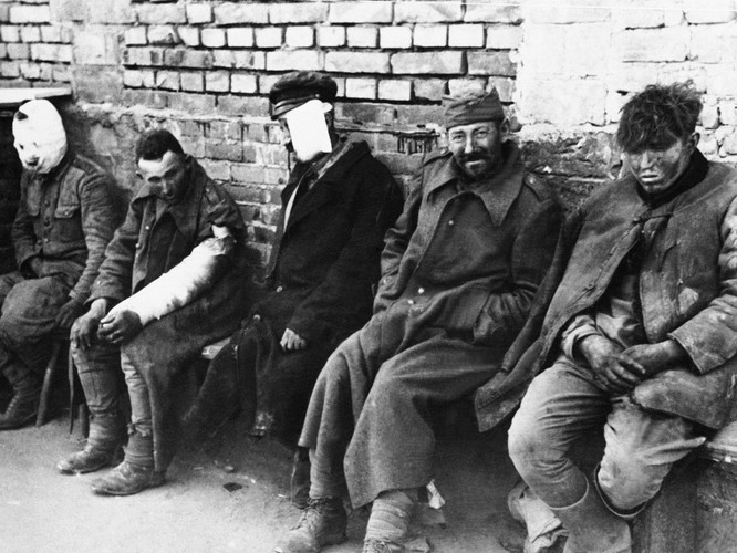 Powstanie Warszawskie na archiwalnej fotografii