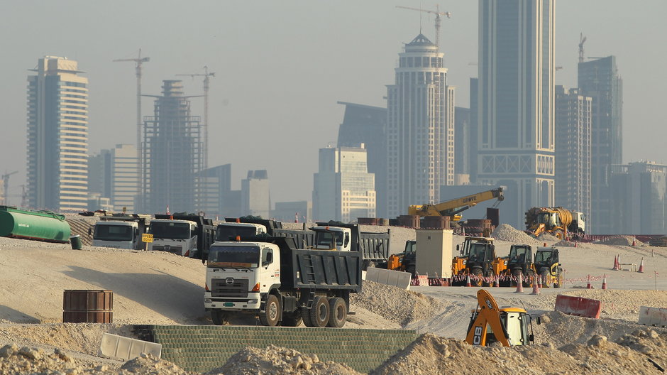Budowa stadionów na mundial w Katarze