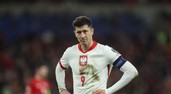 Robert Lewandowski nie patrzył. Kapitan reprezentacji odwrócił się i zakrył oczy