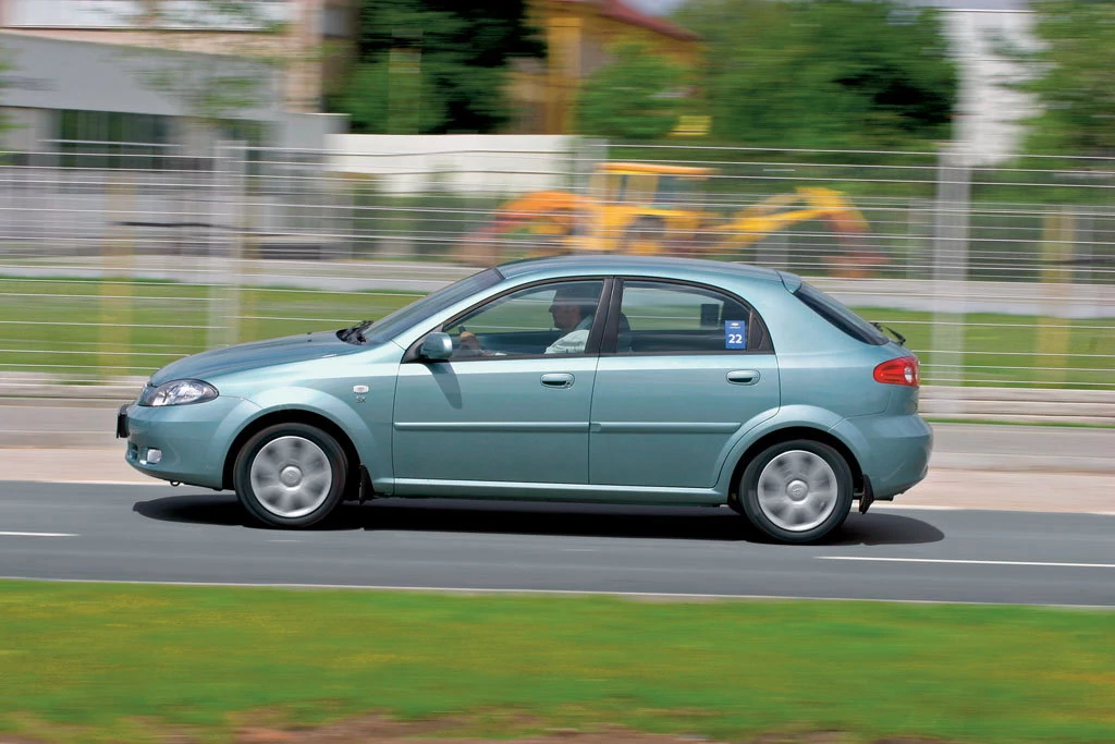 Chevrolet Lacetti — zaprojektować aż tak nierzucające się w oczy auto to też sztuka!