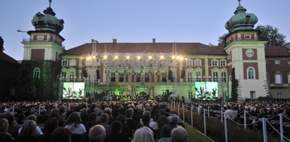 Melomani wypróżniali się przy fosie zamku w Łańcucie. Sprawa ma dramatyczny finał