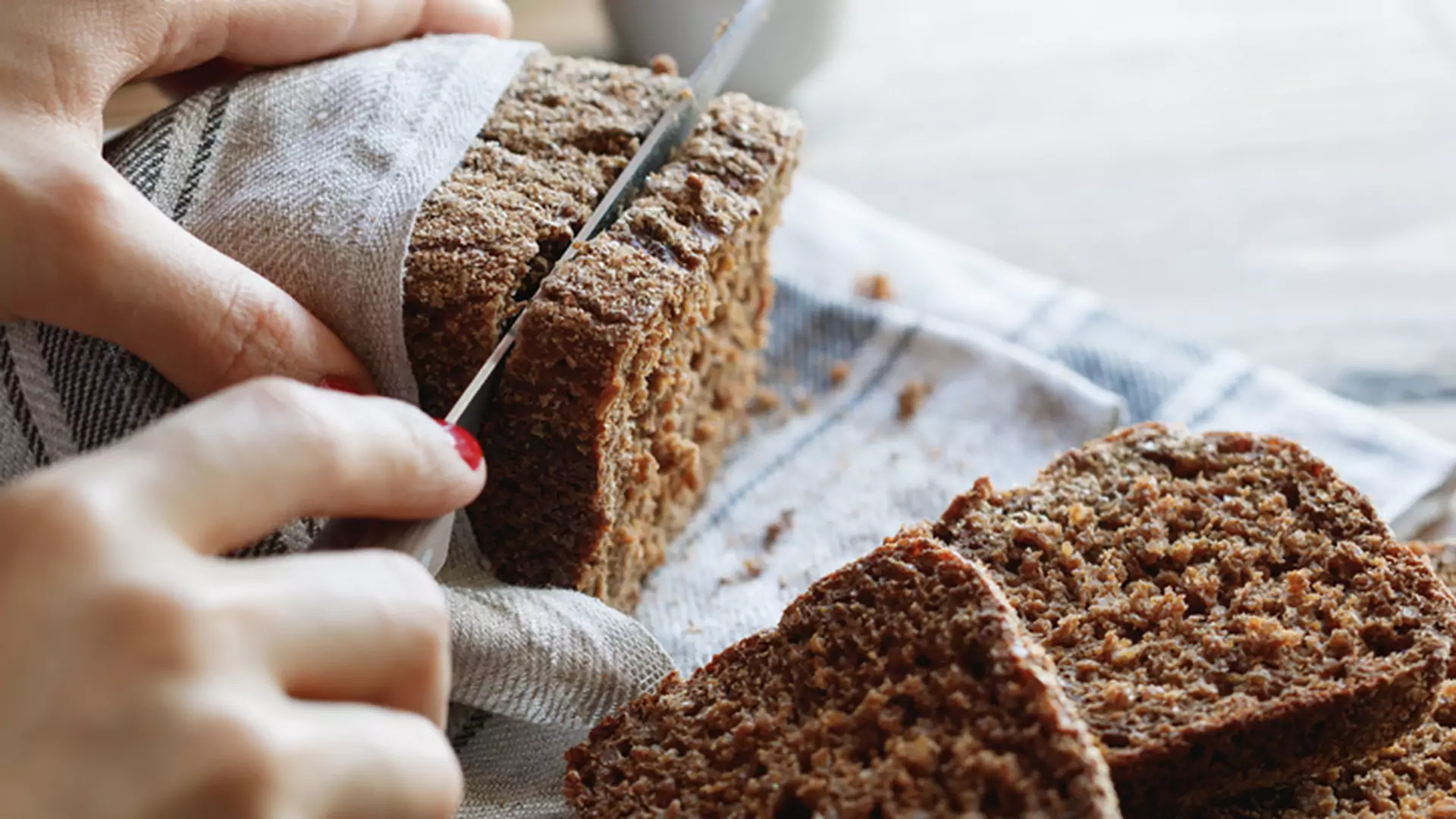 Przepis na chleb żytni - sposób na chrupkie i zdrowe pieczywo