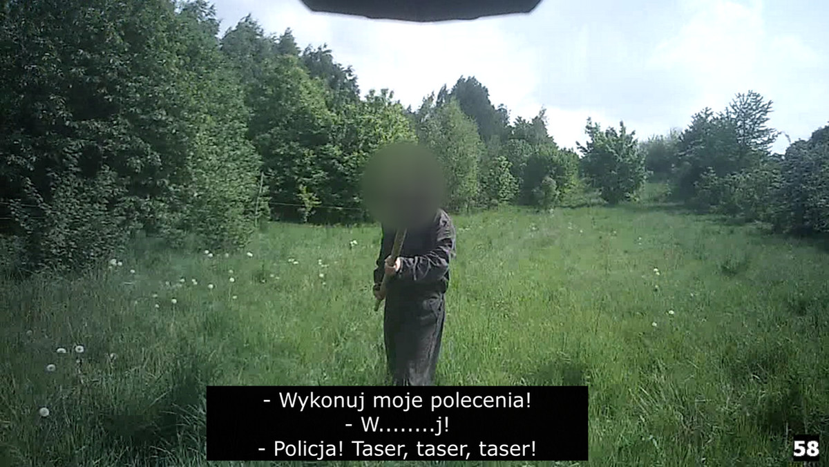 Mężczyzna ruszył na policjantów z widłami. Użyli paralizatora [WIDEO]