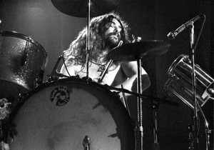 Bil Vord, bubnjar grupe "Black Sabbath"