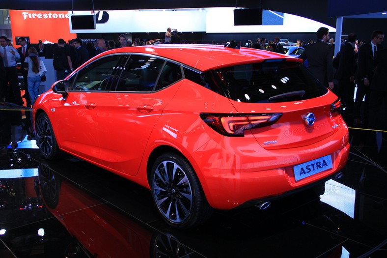 Opel Astra (Frankfurt 2015)