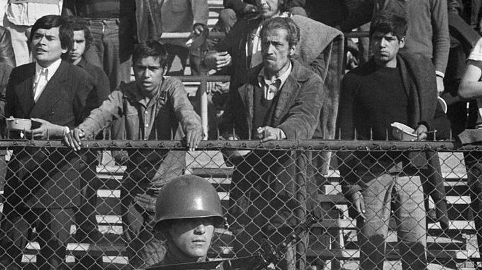 U vojnom puču u Čileu 1973. godine uhapšen je veliki broj osumnjičenih za podršku politici predsednika Salvadora Aljendea | Foto: Bettmann/Getty Images