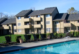 Grecki fundusz NBGI Private Equity wyda miliony na polskie magazyny