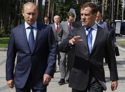 Miedwiediew stawia sprawę na ostrzu noża: Albo ja, albo Putin