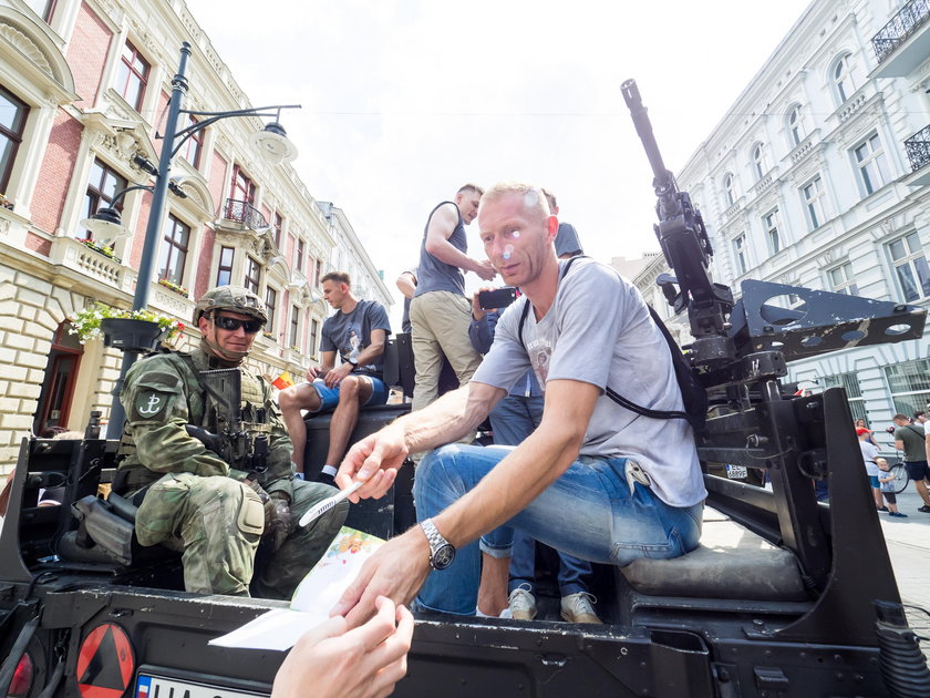 Parada Gortat Team i drużyny Wojska Polskiego na Piotrkowskiej 