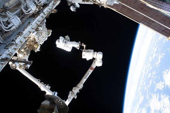 OD DEČAKA KOJI JE SANJAO BEJZBOL DO PUTA U SVEMIR Daniel Tani u Nišu otkrio kako je postao astronaut i ZAŠTO JE ZEMLJA NAJLEPŠA!