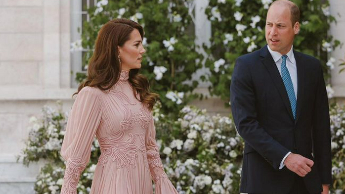Książę William pospieszał Kate podczas składania życzeń na ślubie w Jordanii