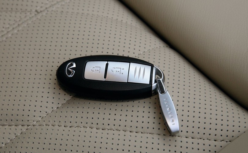 Jak złodzieje kradną samochody w Polsce? Na kolejkę