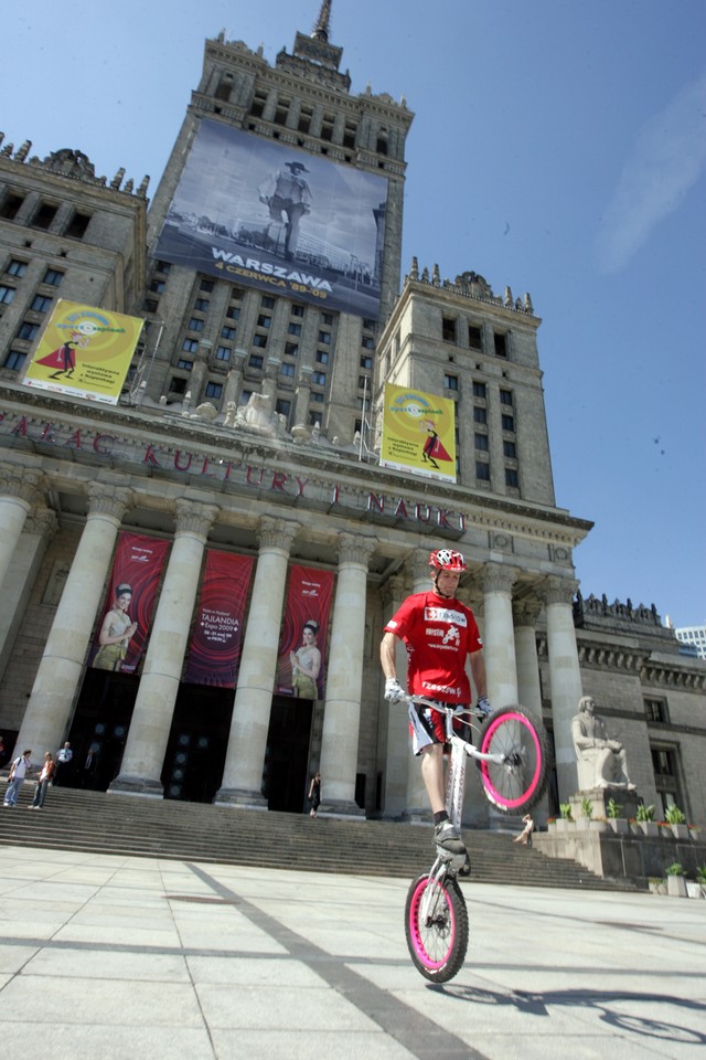 WARSZAWA KRYSTIAN HERBA PAŁAC KULTURY TRIAL WJAZD