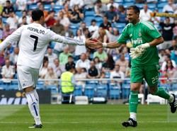 Real rozgromił Almerię. Dudek na pożegnanie puścił gola. Zobacz wideo