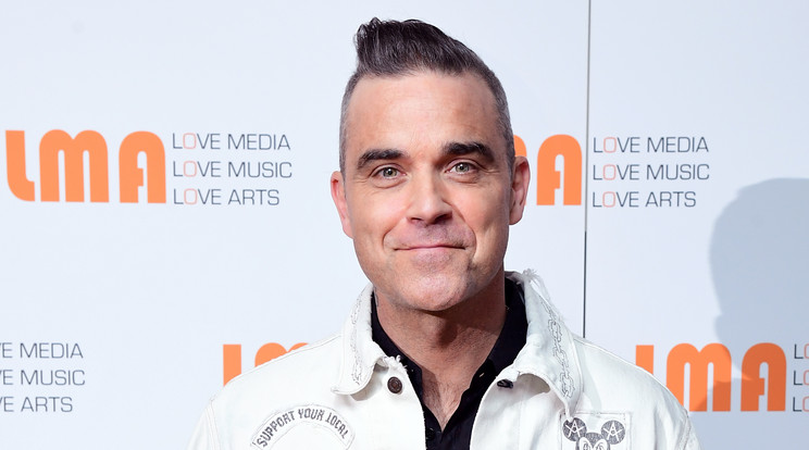 Robbie Williams egy ideig járni sem tudott, de most már túl van a nehezén / Fotó: Northfoto