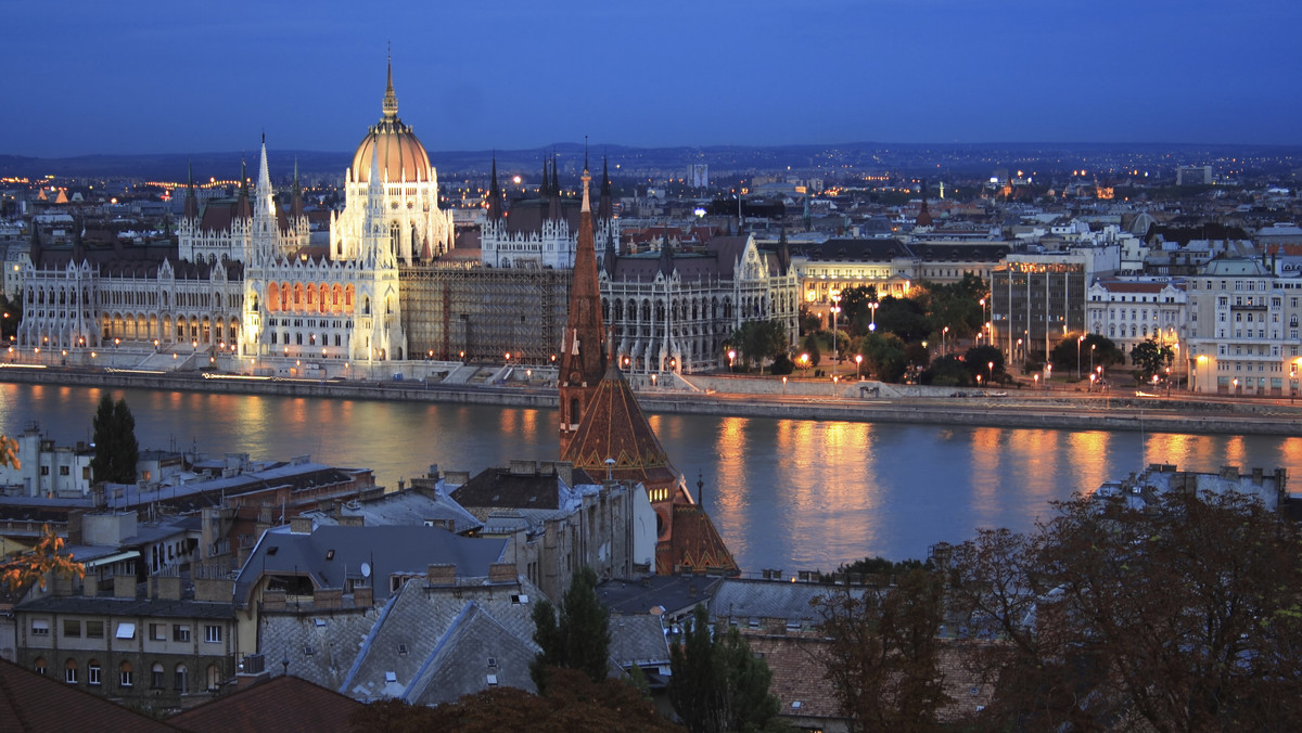 Tanie loty do Budapesztu - kiedy i jak rezerwować bilety?