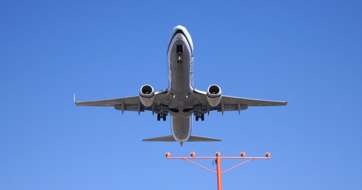 Panika na pokładzie. Pasażer chciał otworzyć drzwi samolotu. "Wszyscy zginiemy"