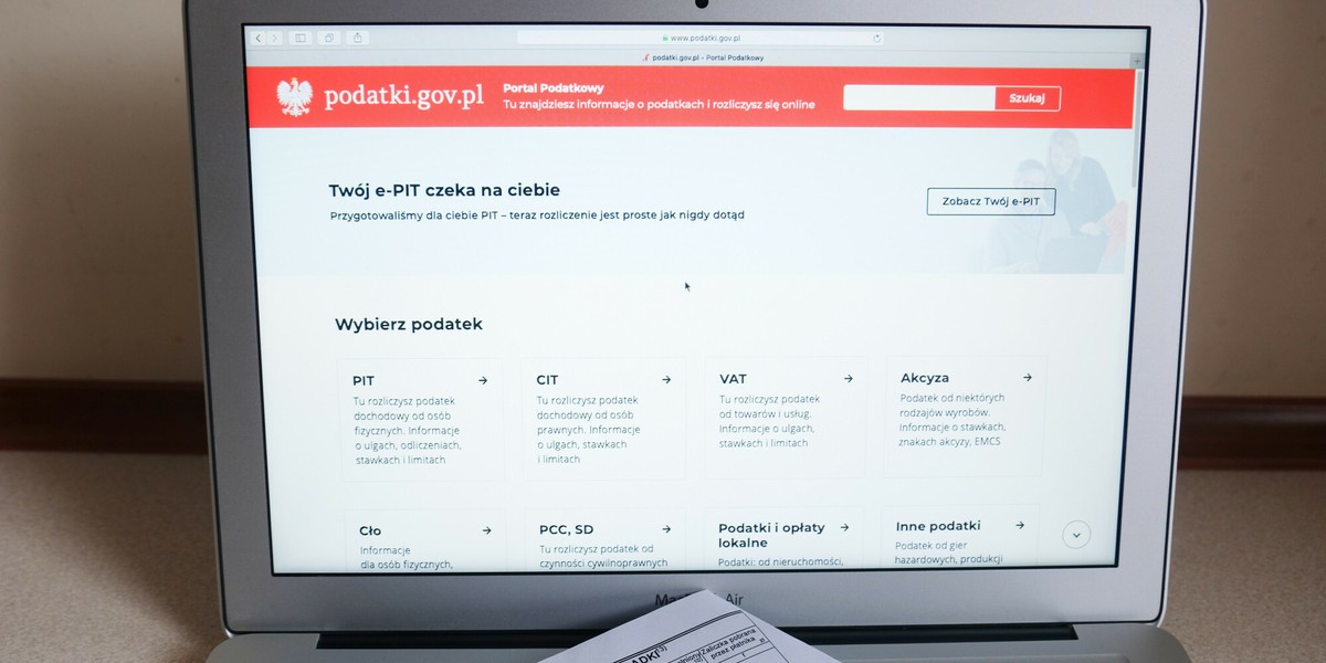 Ministerstwo Finansów znów nie zdążyło na czas udostępnić przedsiębiorcom formularzy rozliczeniowych