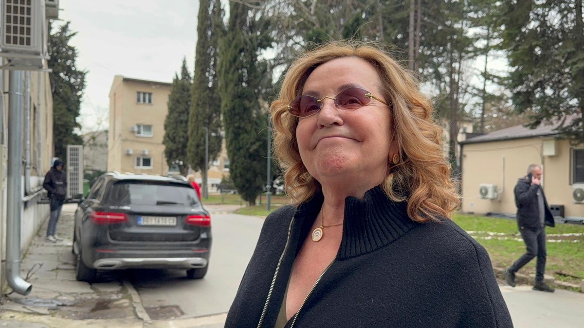 ANA BEKUTA DONELA ODLUKU Povlači se sa mreža: 