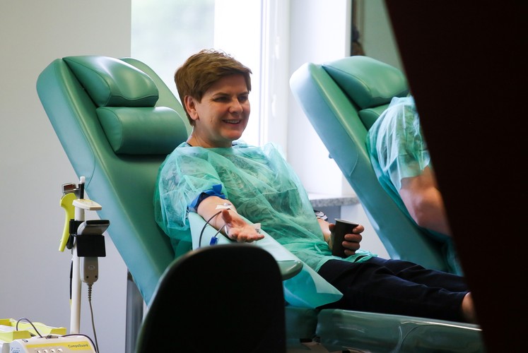 Beata Szydło oddaje krew