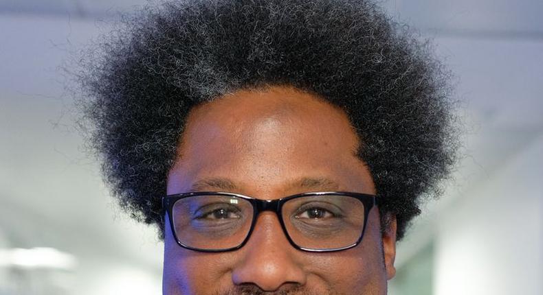 ___9093205___2018___11___11___13___comedian-w-kamau-bell-visits-siriusxm-studios-on-april-25-news-photo-672856808-1541166999