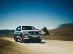 Land cruiser - 14 poduszek i diesel V8