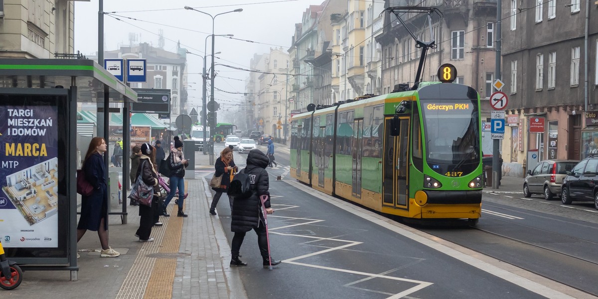 Tramwaj w Poznaniu na Jeżycach.