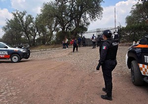 Policijski službenici u arheološkoj zoni | Foto: AFP via Getty Images