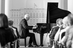 Janusz Olejniczak nie żyje. Wybitny pianista miał 72 lata