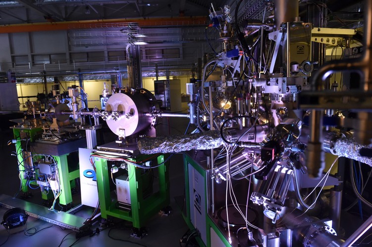 Dotychczas naukowcy z Polski prowadzili badania w zagranicznych ośrodkach. Podobne urządzenia pracują w Japonii i USA a także w Europie Zachodniej (miedzy innymi w Niemczech i Szwecji).      
<br><br>
 Fot. (mr) PAP/Jacek Bednarczyk