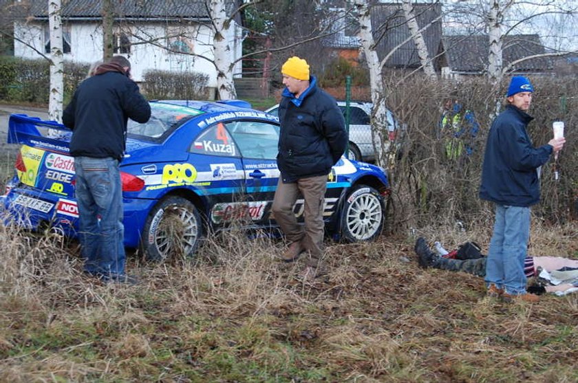 Wypadek Kuzaja przez plamę oleju?