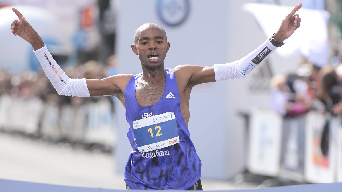 Kenijczyk Daniel Muimbi Muteti zwyciężył w 11. PZU Półmaratonie Warszawskim. Dystans 21 km 97,5 m pokonał w 1:02.14. Wśród kobiet wygrała jego rodaczka Perendis Lekapana - 1:10.41. Z Placu Trzech Krzyży wystartowało blisko 13 tysięcy osób z 60 krajów.