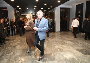 Mima Karadžić sa devojkom