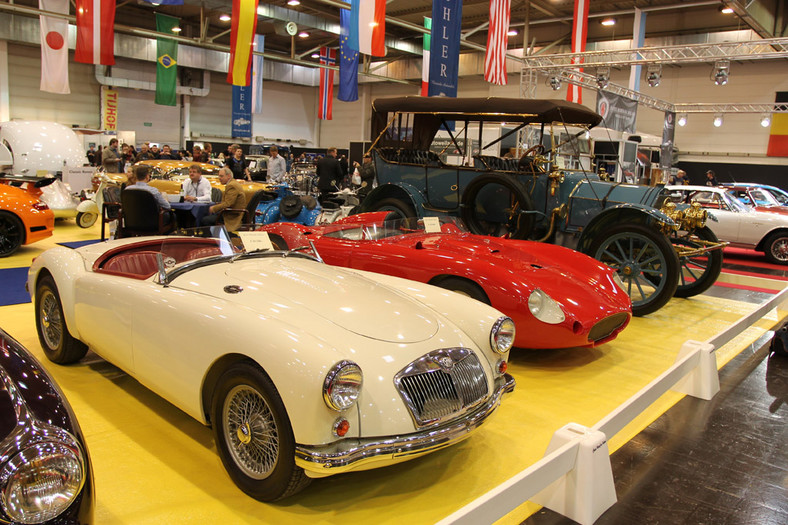 Essen Motor Show 2012: auta, motocykle i gorące dziewczyny