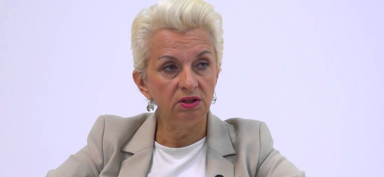 Wpadka posłanki PO. Na mównicy coś wypadło jej z ust