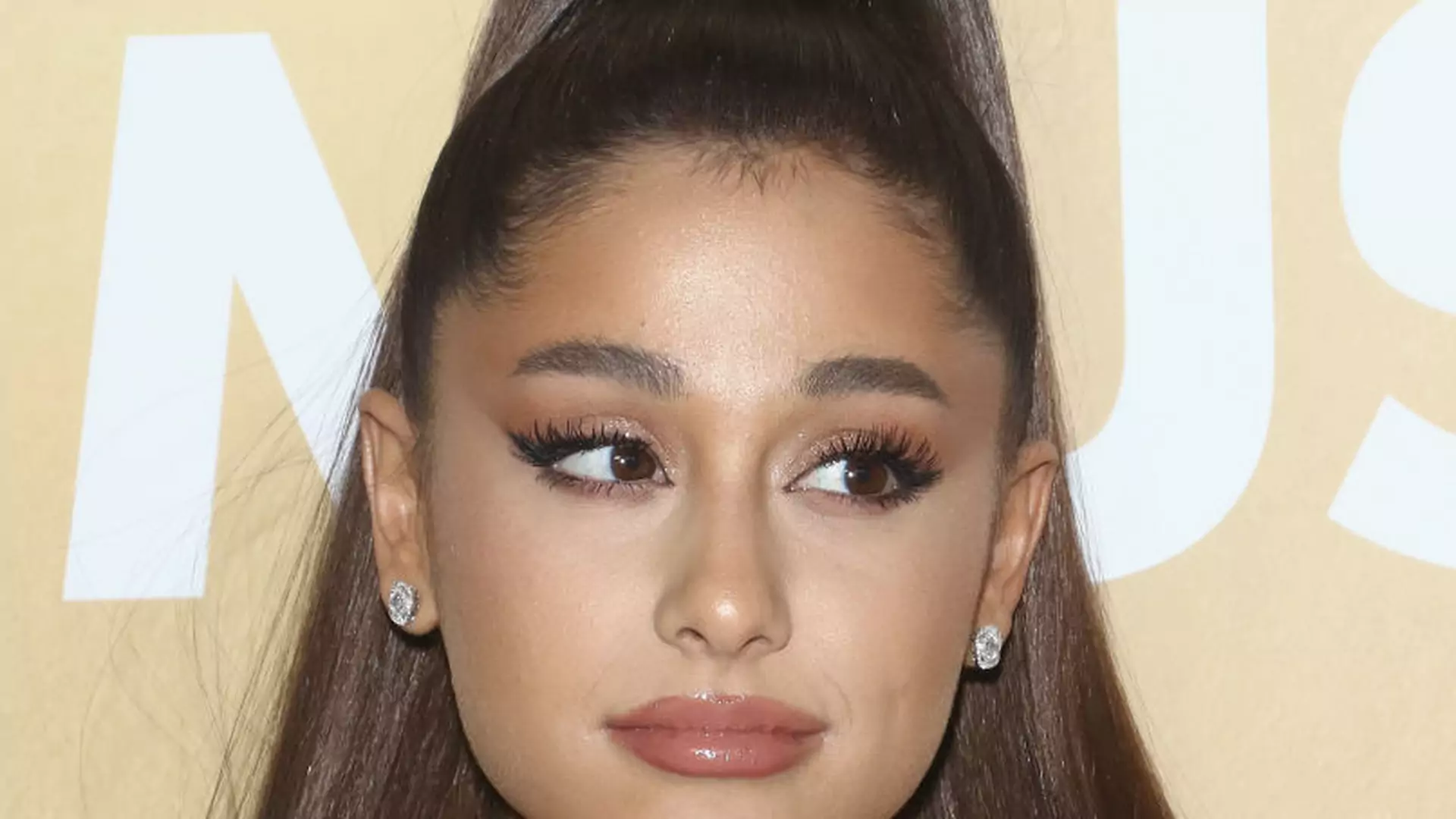 Ariana Grande tworzy własną linię kosmetyków. Czego oczekiwać?