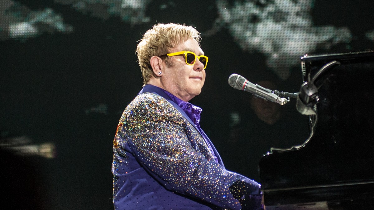 Elton John. Emmanuel Macron. Tytuł Legii Honorowej za walkę z AIDS