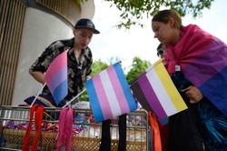 Marsz Równości po raz dwudziesty. Prezydent miasta: „Dzisiaj Poznań jest po prostu zaj...sty dzięki wam!”