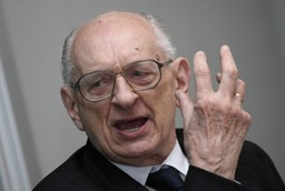 Spór Bartoszewskiego z Sikorskim: Okłamał mnie