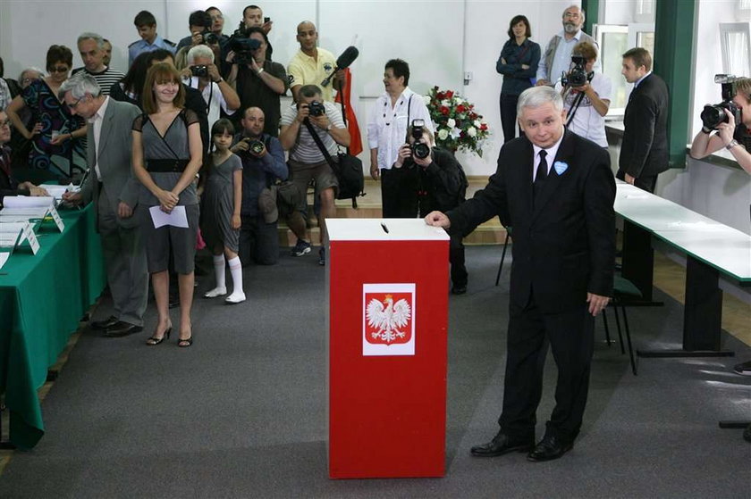 wybory prezydenckie, Jarosław Kaczyński, Marta Kaczynska, Dubieniecki, głosowanie, urna