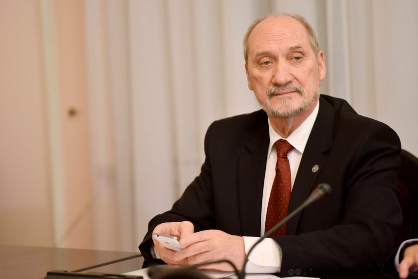 Macierewicz zaprezentował „raport techniczny"