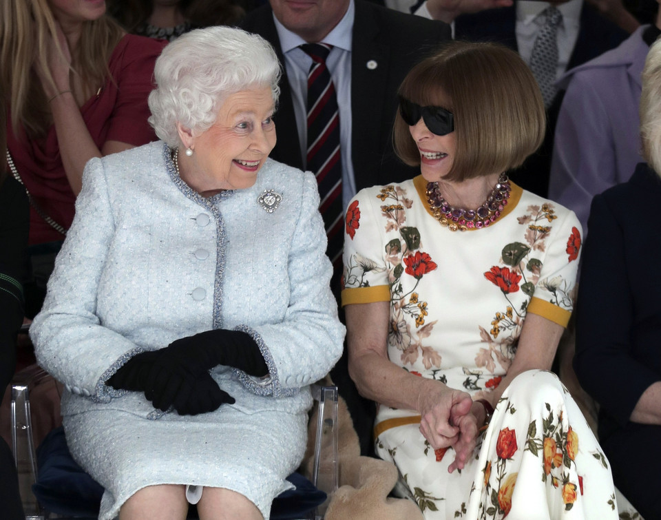 Królowa Elżbieta i Anna Wintour