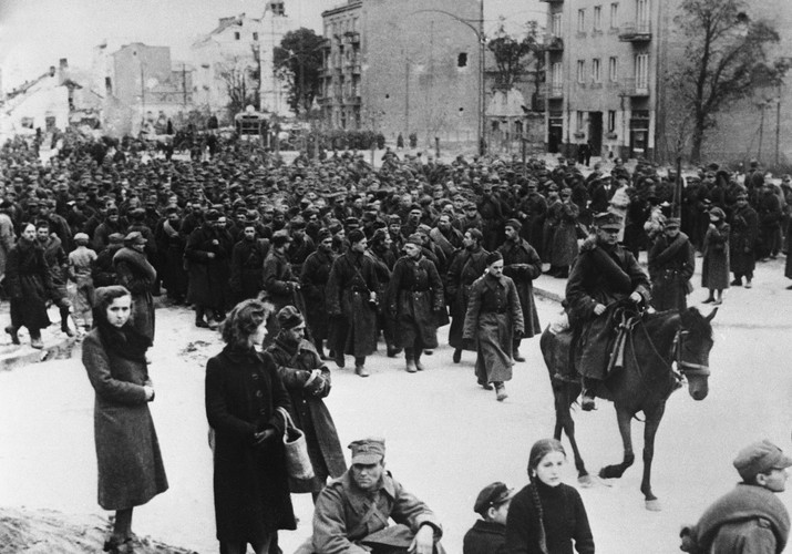 Upadek Warszawy we wrześniu 1939 roku. ARCHIWALNE ZDJĘCIA