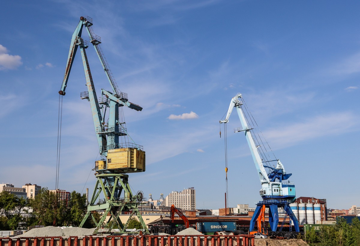 Ataki dronowe na rosyjską infrastrukturę. Rafineria i port wstrzymują działalność