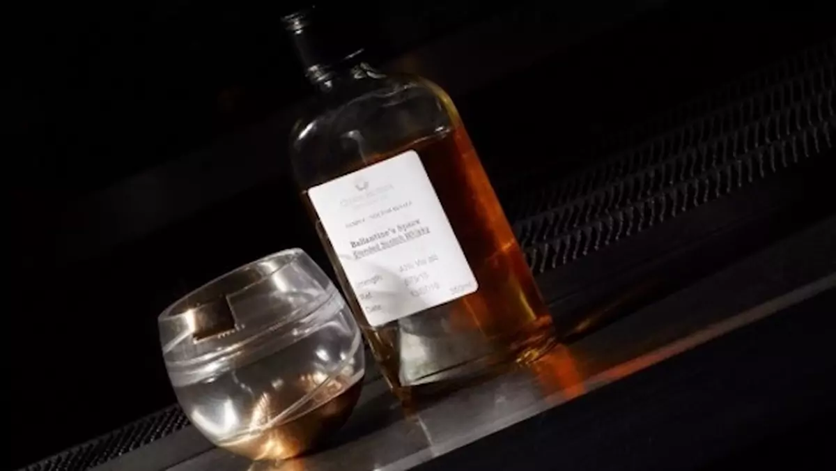 Kosmiczna szklanka do whisky stworzona na drukarce 3D