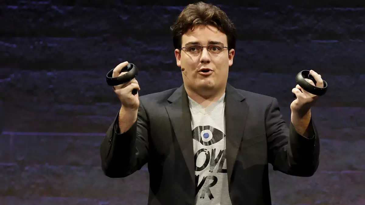 Palmer Luckey podczas konferencji prasowej w San Francisco