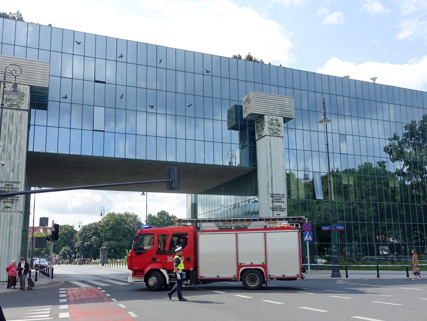 Groza w Warszawie. Ewakuowano Sąd Najwyższy i IPN