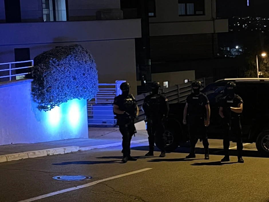 Policija blokirala ulicu