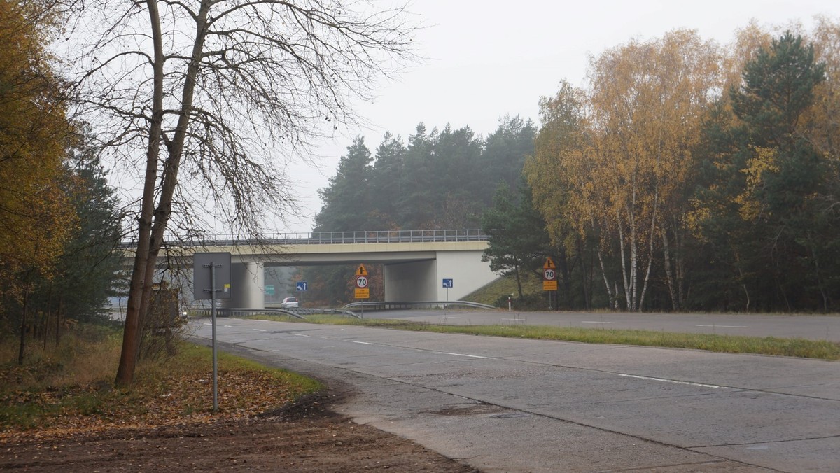 Zachodniopomorski Zarząd Dróg Wojewódzkich ogłosił przetarg na przebudowę blisko 25-kilometrowego odcinka drogi wojewódzkiej nr 142 Szczecin – Krzywnica. To jeden z niewielu niezmodernizowanych jeszcze odcinków tzw. "berlinki".