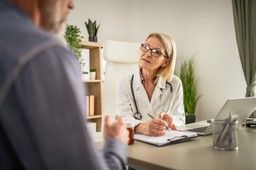 Kody na L4. Co oznaczają? Kiedy pracodawca dowie się o naszej chorobie?